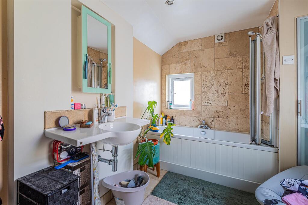 Plasnewydd Road 19-2.jpg