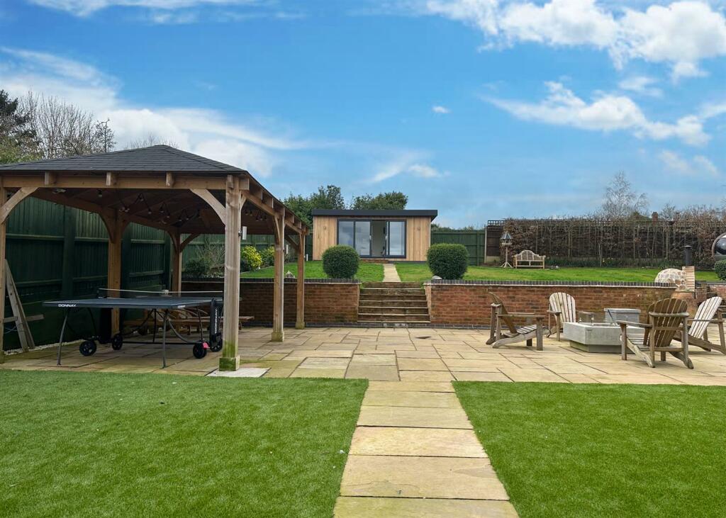 PERGOLA
