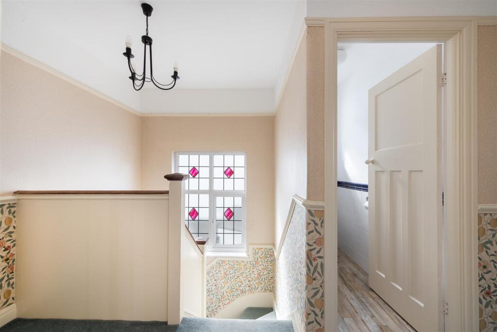 Queen Elizabrth Dr 15.jpg