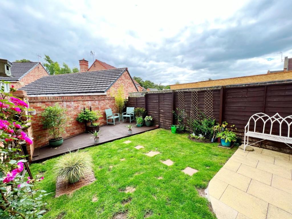 Garden 2.jpg