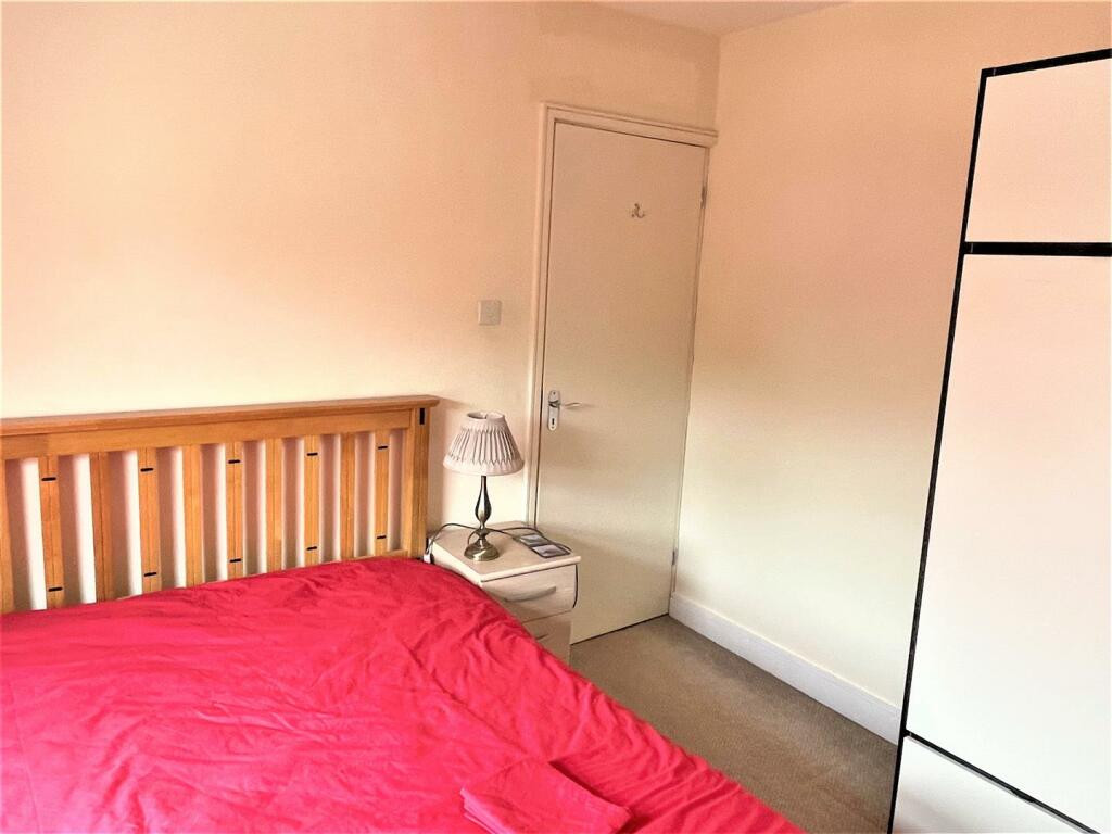 bedroom 2 2.jpg