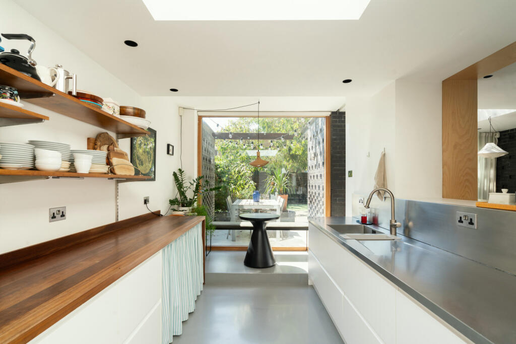 296434 - ALBION-DRIVE-2025-14.jpg