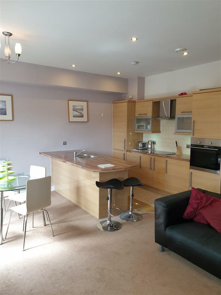 OPEN PLAN LIVING SPACE
