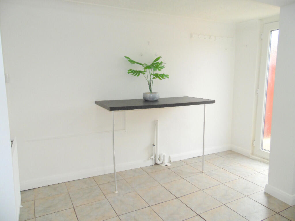 KITCHEN/BREAKFAST RM