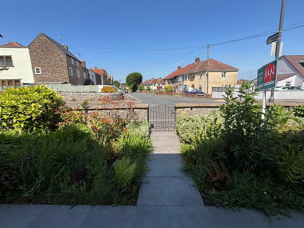 Front Garden / Outlook