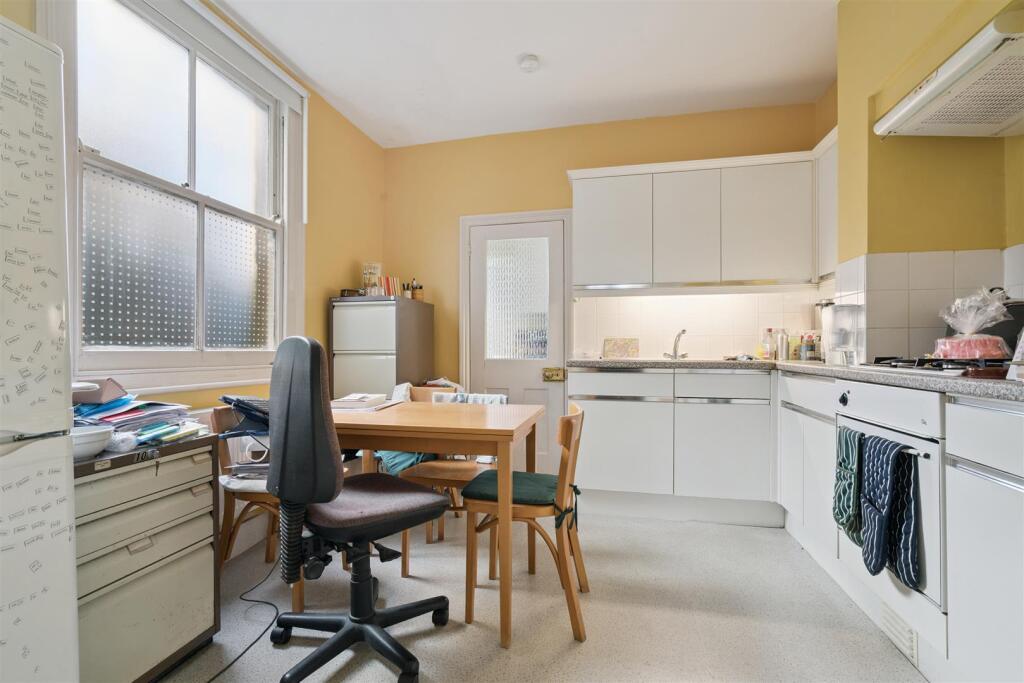 3 Brightwell Crescent SW17 kitchen 1.jpg