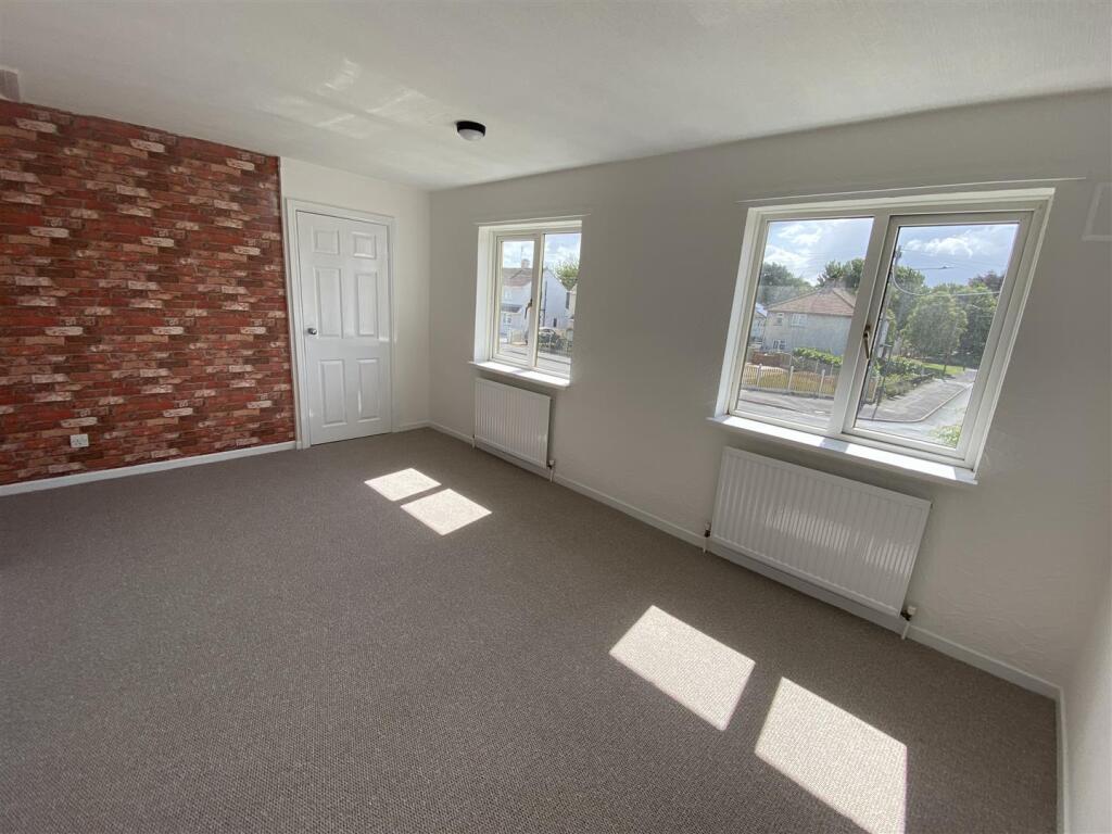 Bedroom no.1 front double: