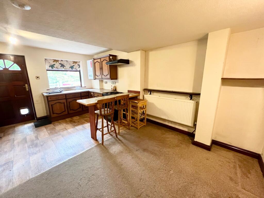 OPEN-PLAN DINING KITCHEN