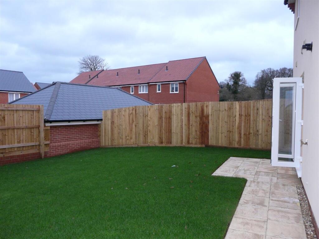 36 Thomas Place V2012.JPG