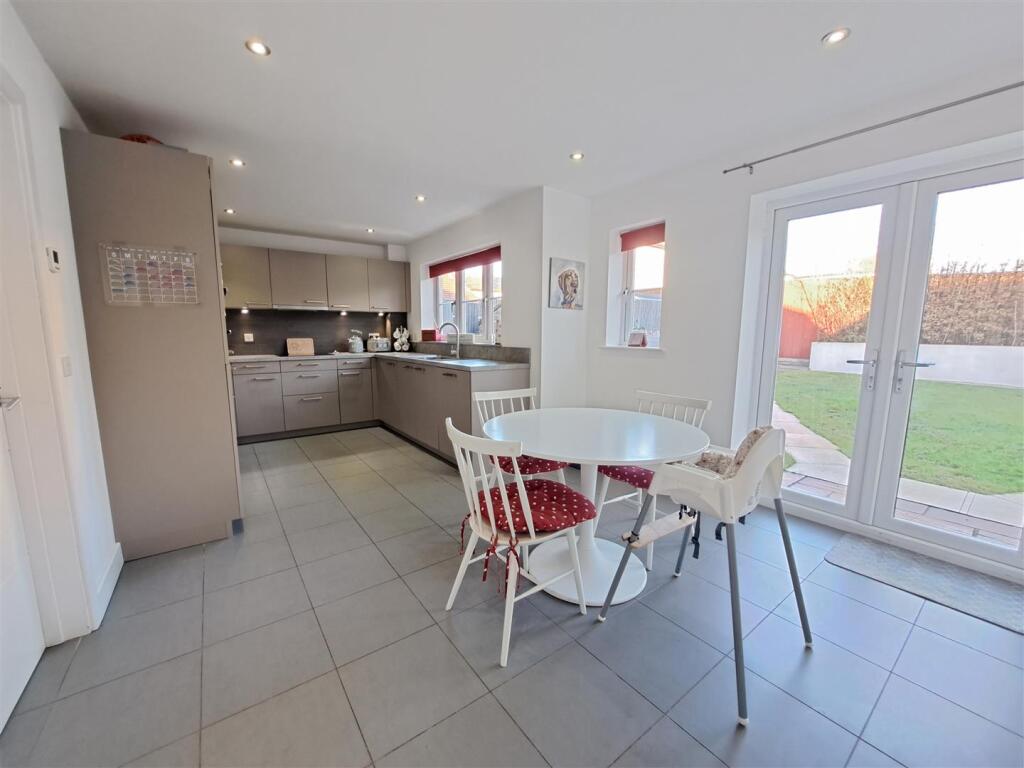 Kitchen/Breakfast Room