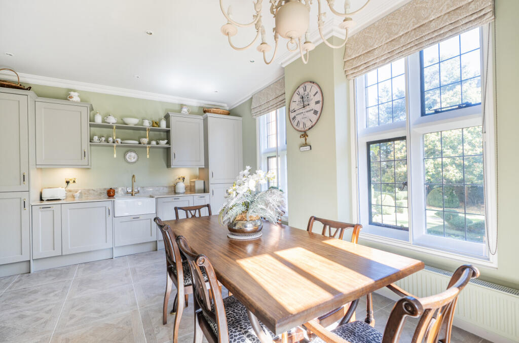 1361822-12-68e3b6...