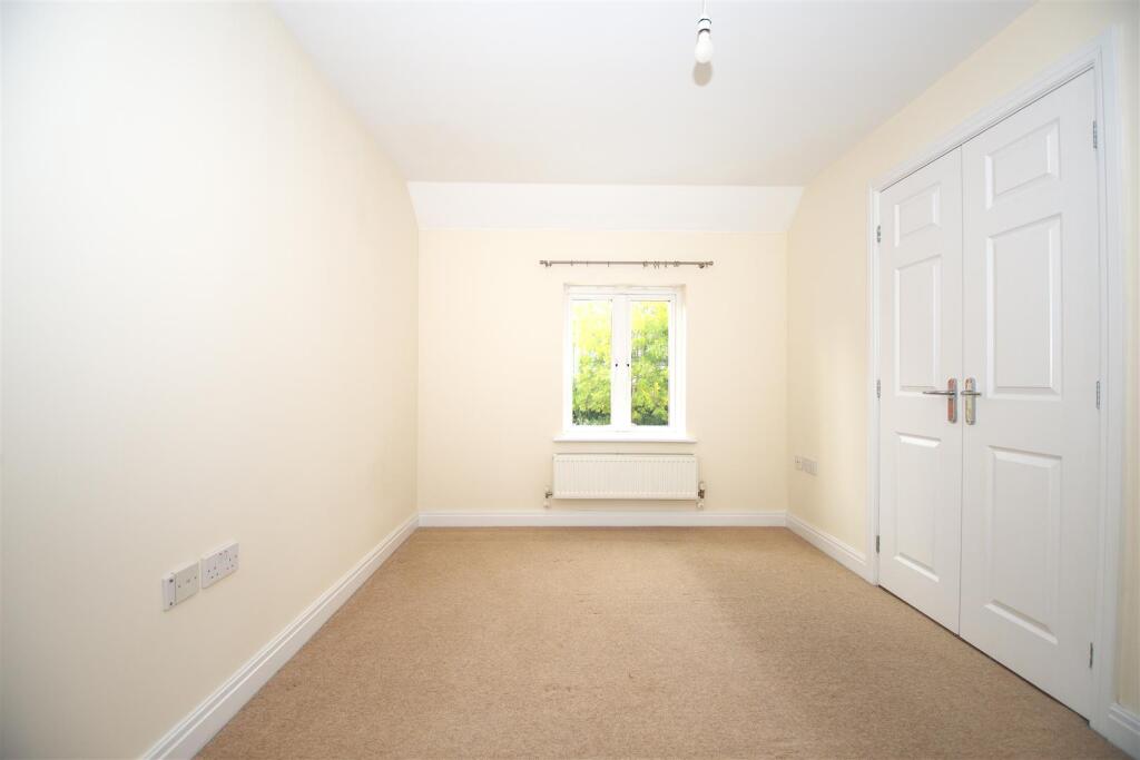 Master Bedroom (1).jpg