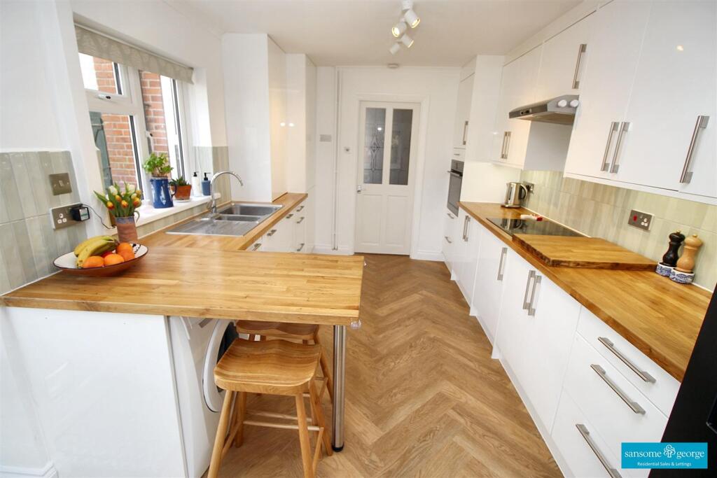 Kitchen/Breakfast Room