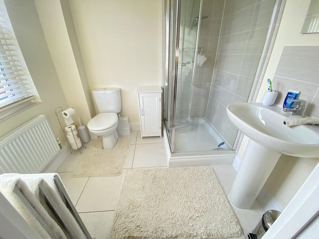 Ensuite shower ro...