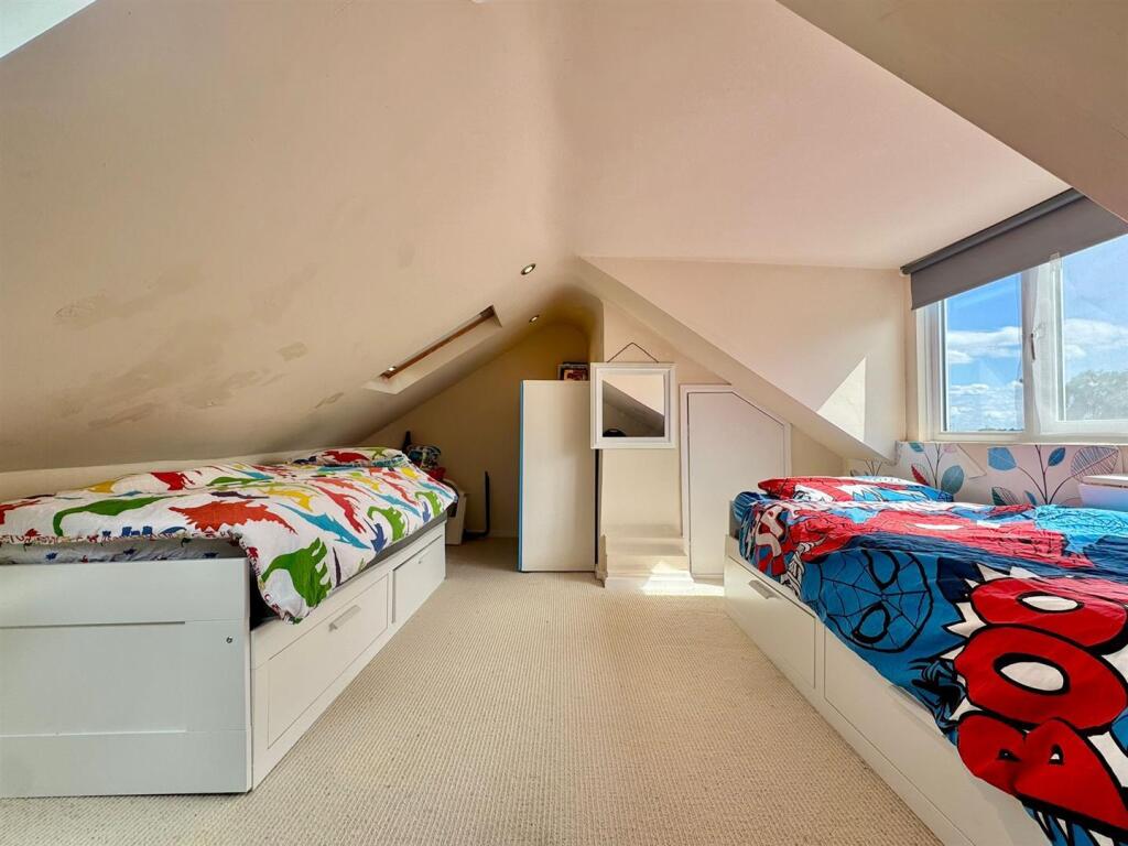 Loft room (1).jpg