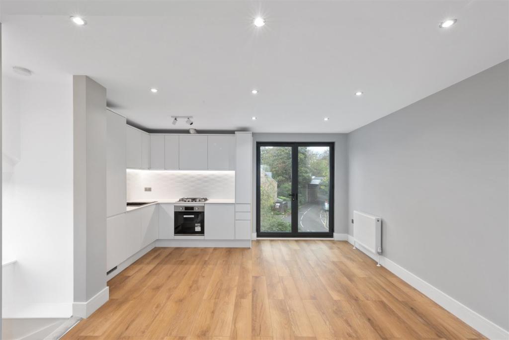 Kitchen/ Dining Area