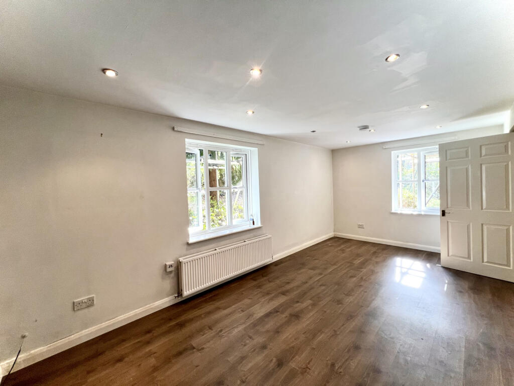 A Beautiful, Modern Two Bedroom, Ground Floor Fla