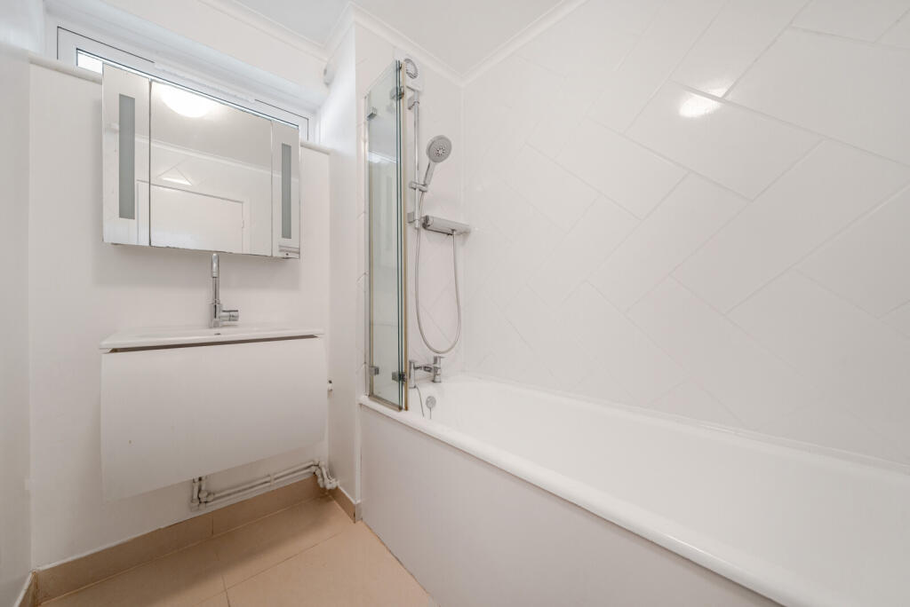 1328570-3-687e5b6...