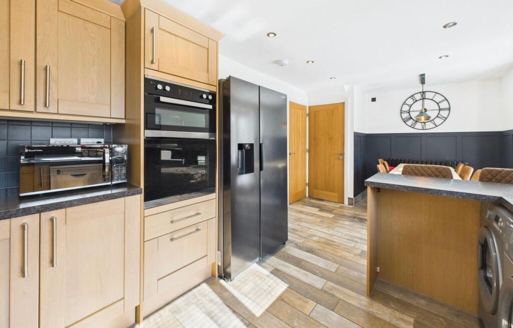 Dining kitchen