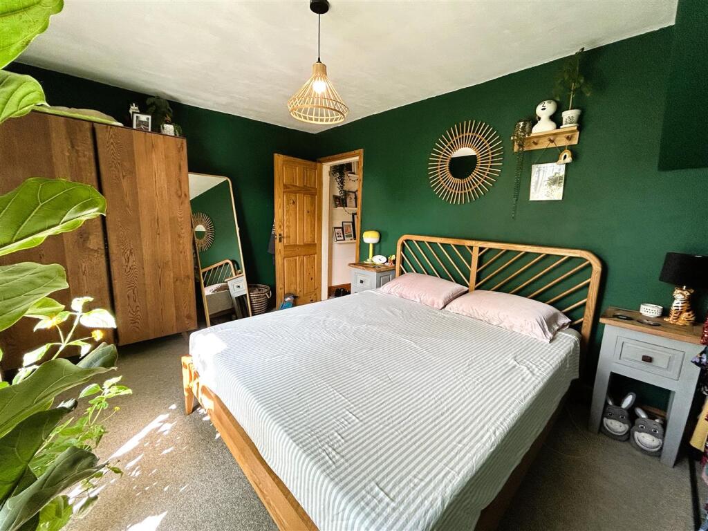 bed 1.JPG
