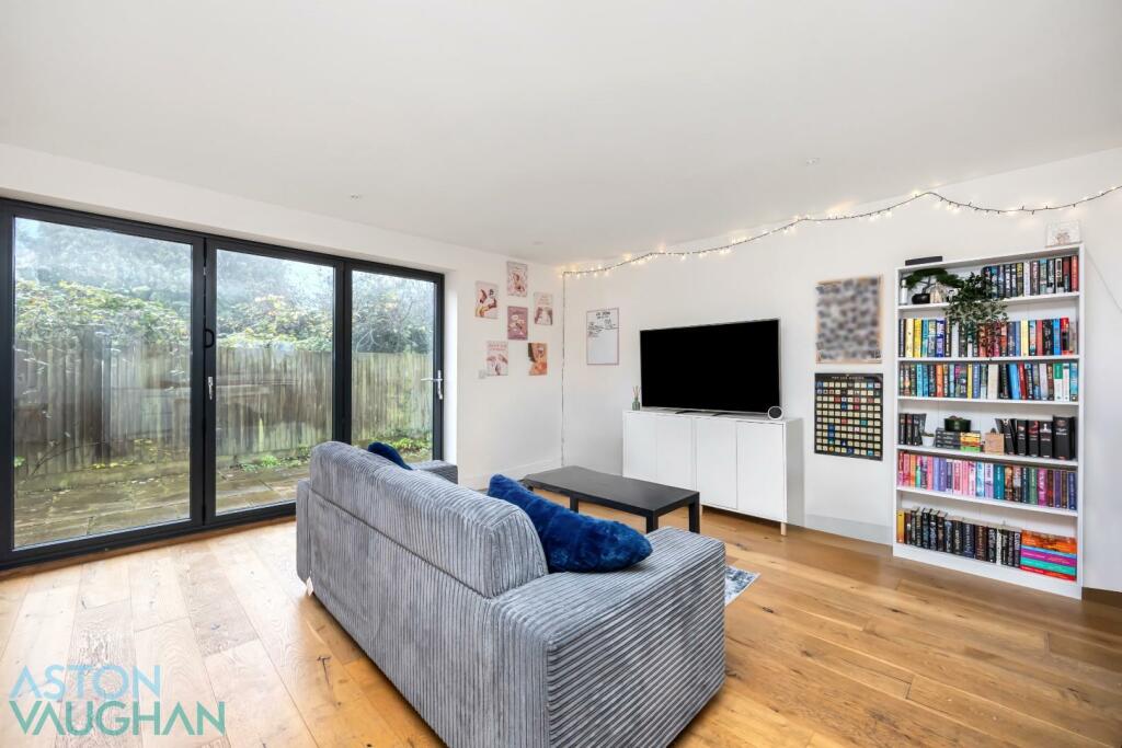 Woodbourne Avenue_114-007.jpg
