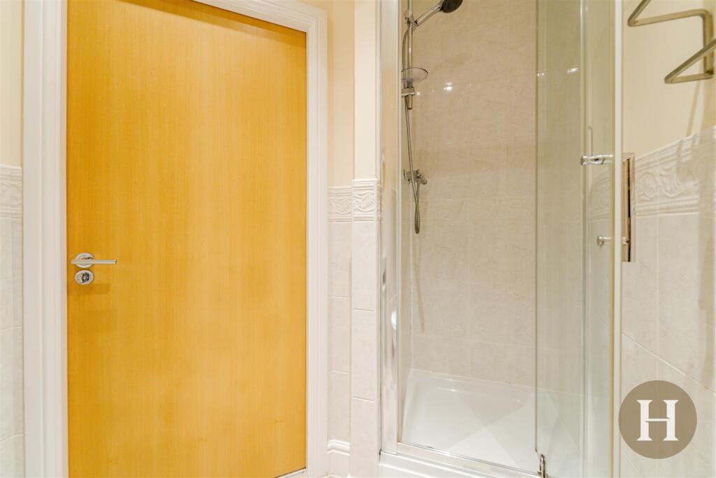 Hadleigh Estate Agents-15.jpg