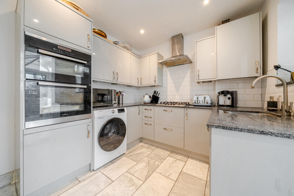 1376885-10-690dfa...