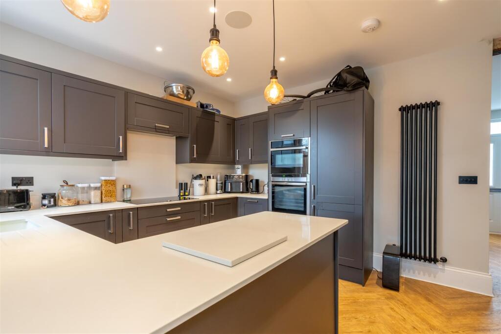 Kitchen (2).jpg