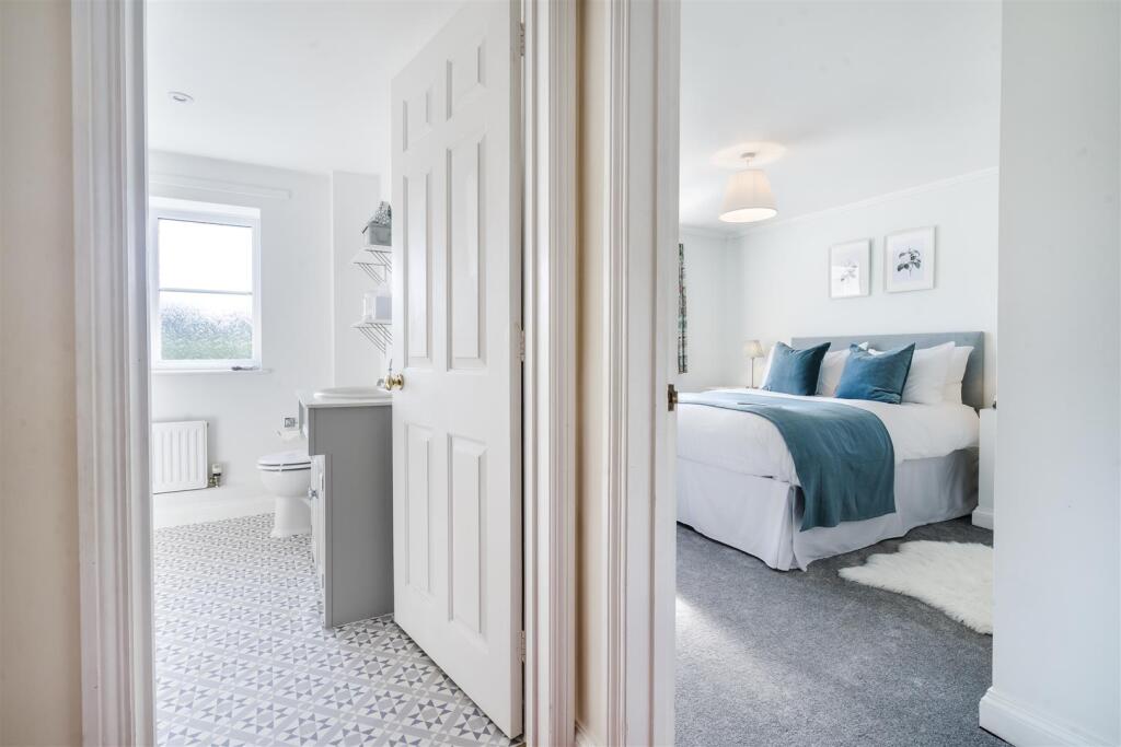 OLD YEW COTTAGE-69.jpg