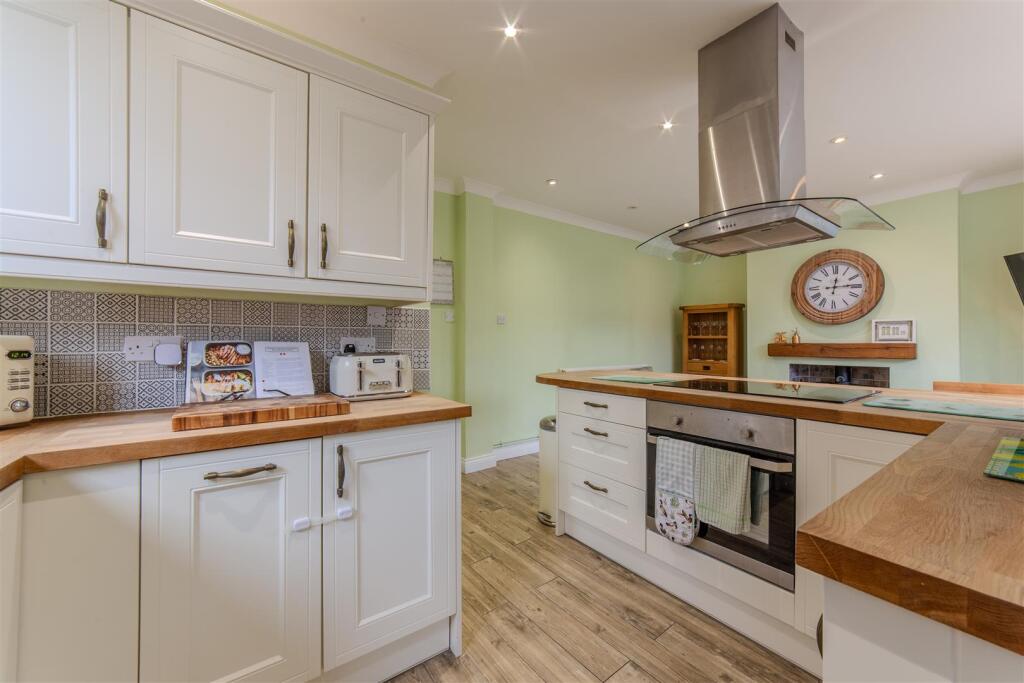 15 Beechcroft Road-18.jpg