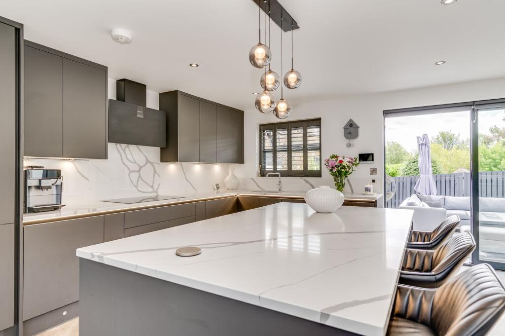 OPEN PLAN KITCHEN/DINER/LIVING ROOM