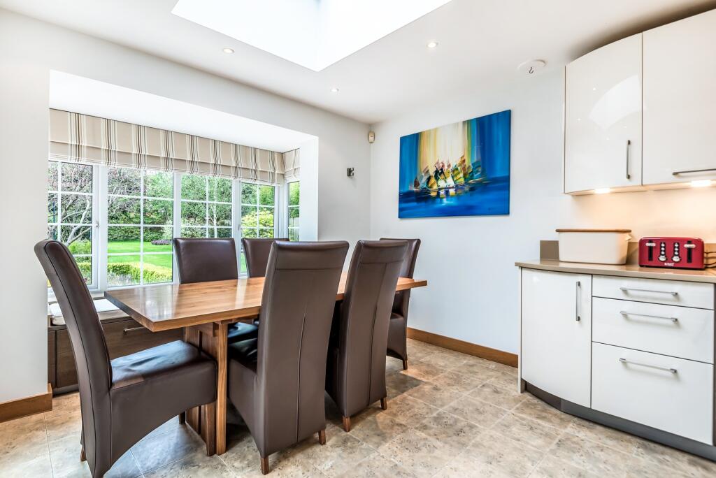 Breakfast Area Furnished