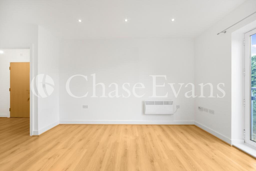 Cherrywood Lodge, Bi