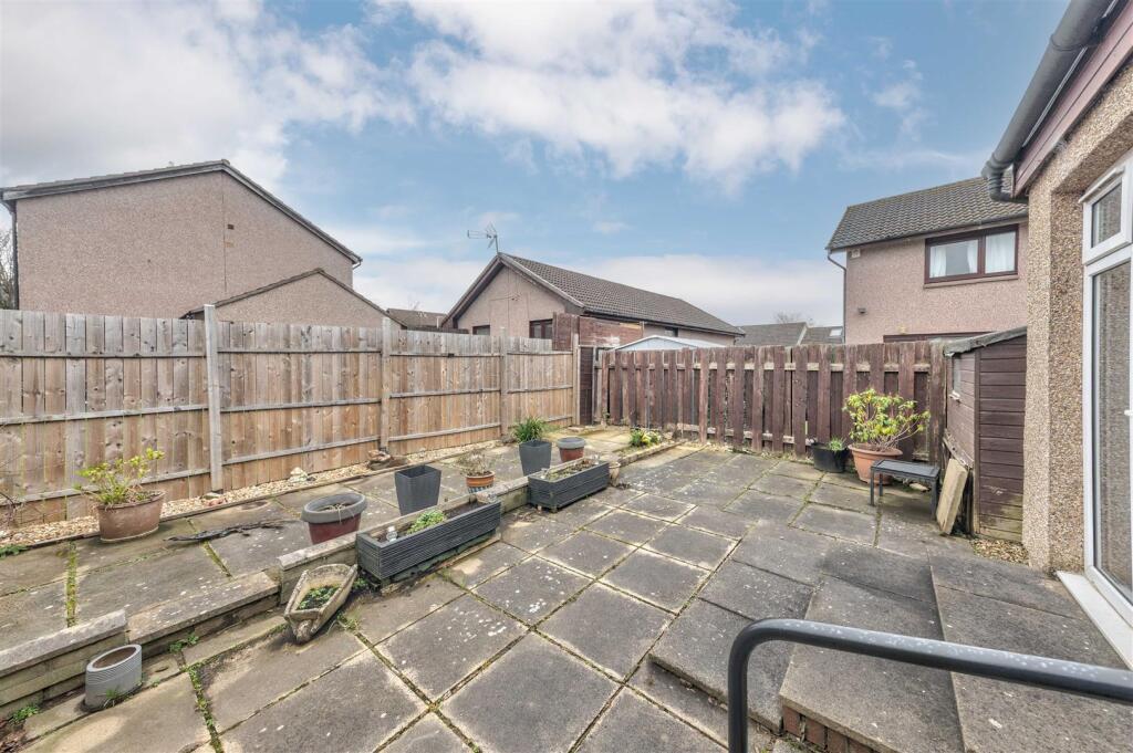 23 Chirnside Place Dundee-14.JPG