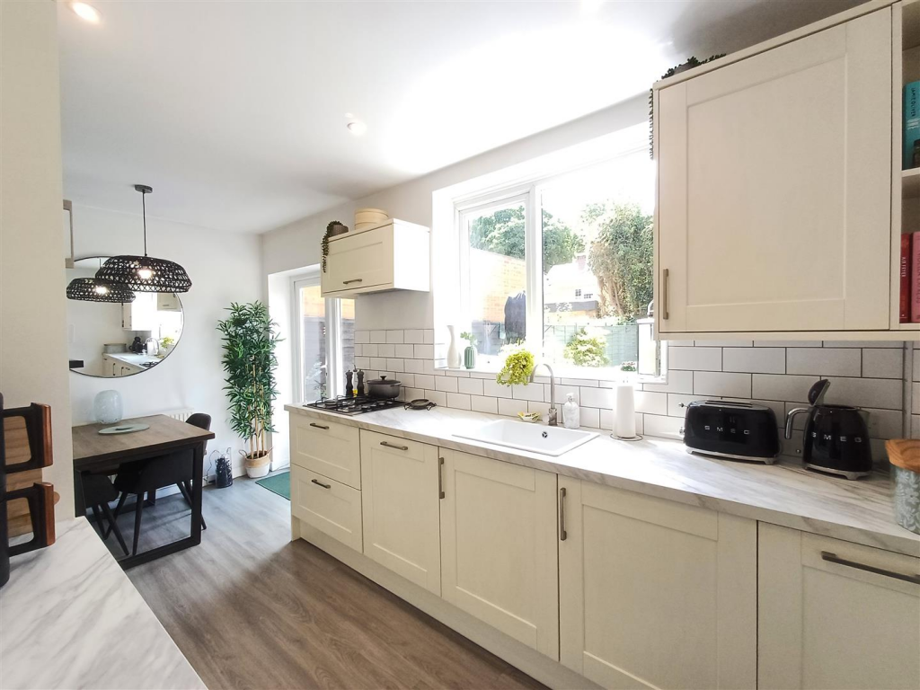 Kitchen2.png