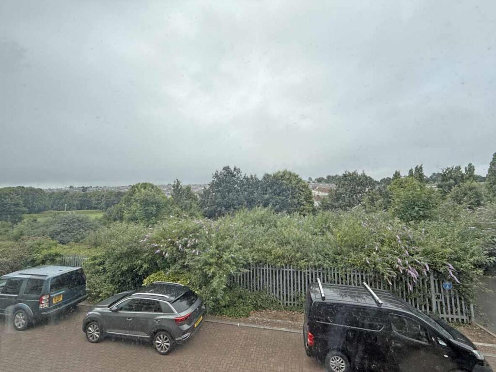 Junction Gardens 100 - Outlook.jpg