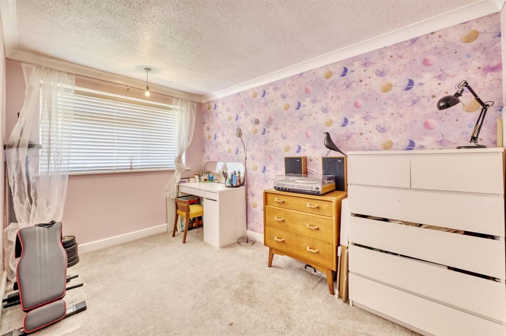 -6 Ashridge Close Rushden-26_HDR-04.jpg