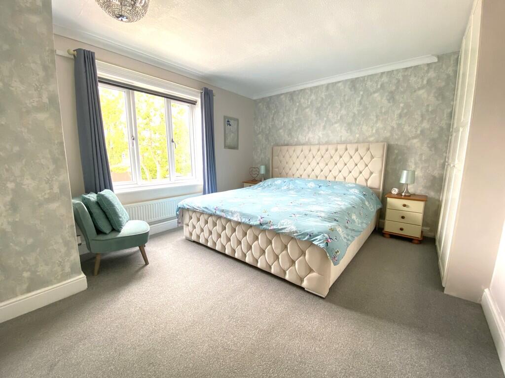Principal bedroom