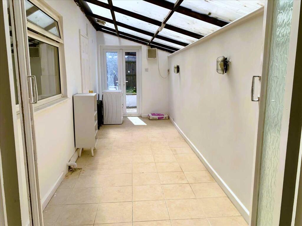 LEAN TO/UTILITY ROOM