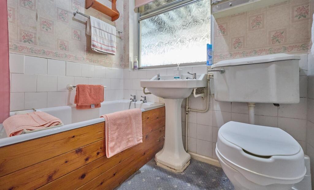 Bathroom to Side