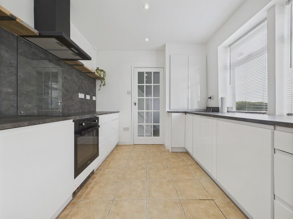 CAM04273G0-PR0137...