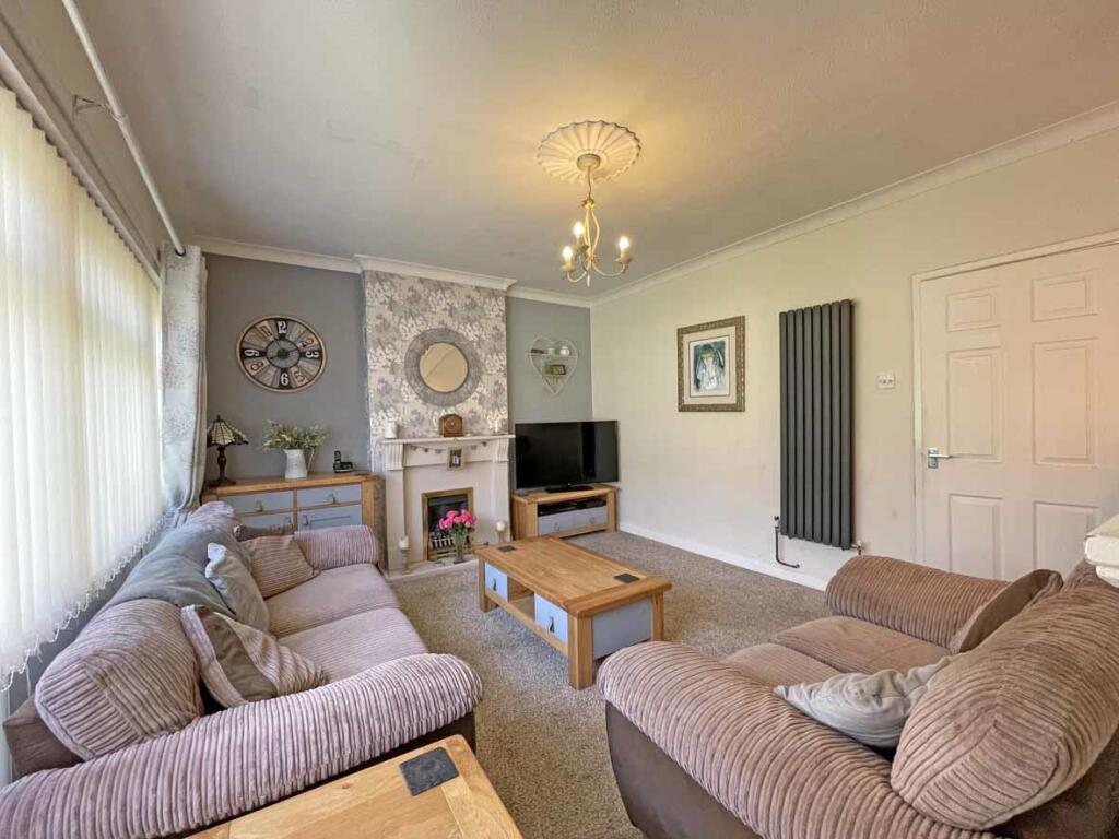 Dayton Close 51 Lounge Front...jpg