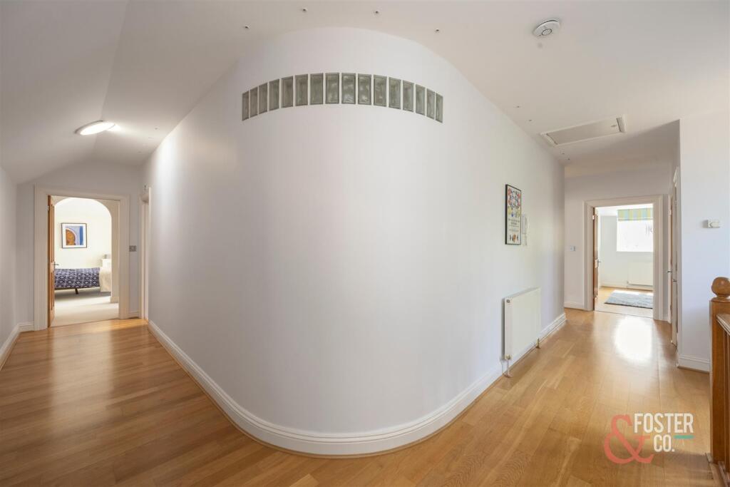 The Droveway, 22A-005.JPG