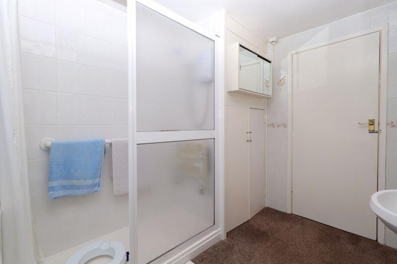 Bathroom (Ground Floor)