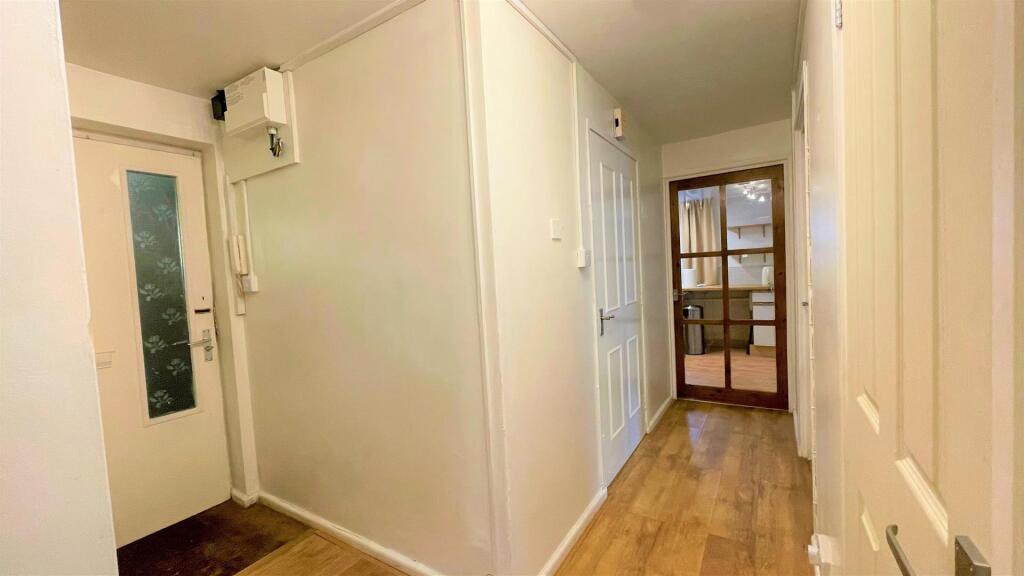 Hallway.jpg