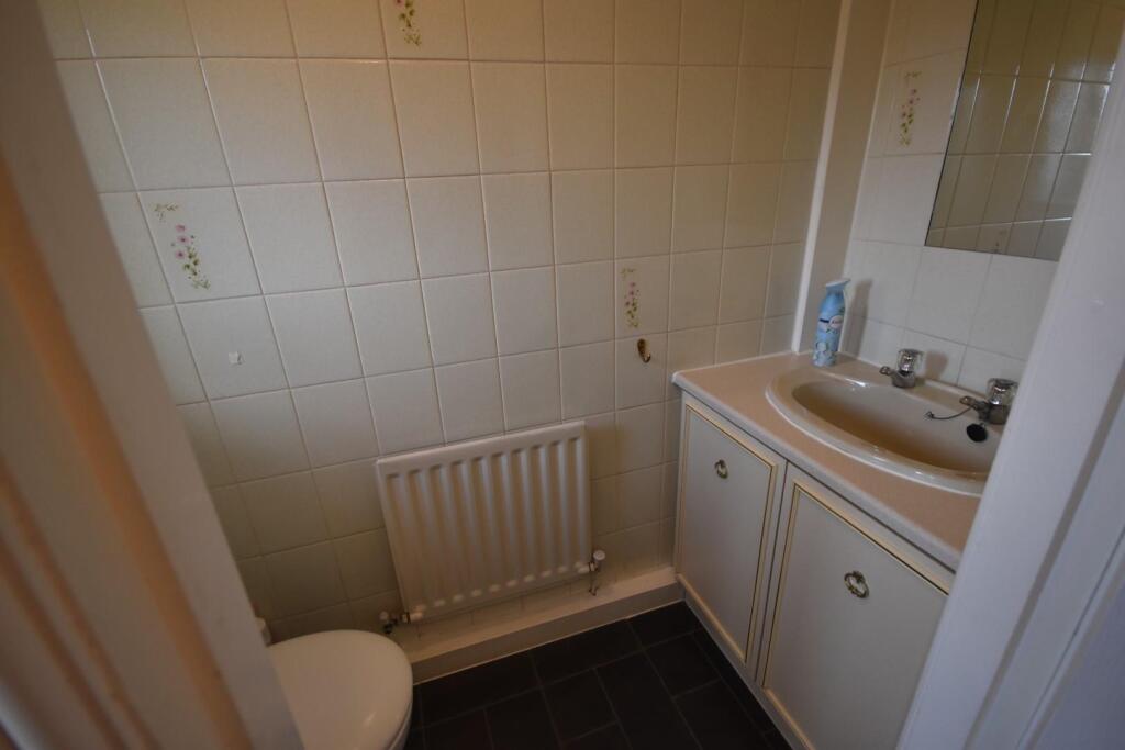 GROUND FLOOR W.C.