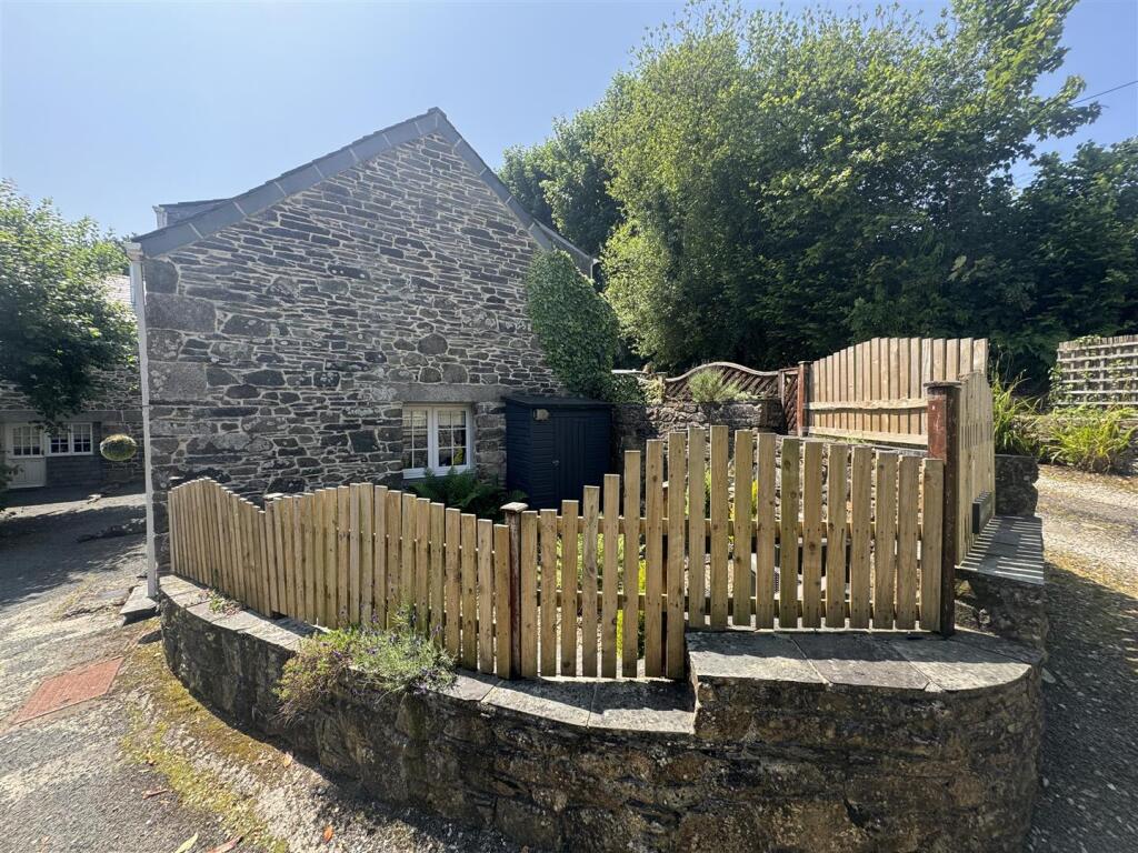 Hele Stone garden 2 NEW.jpg