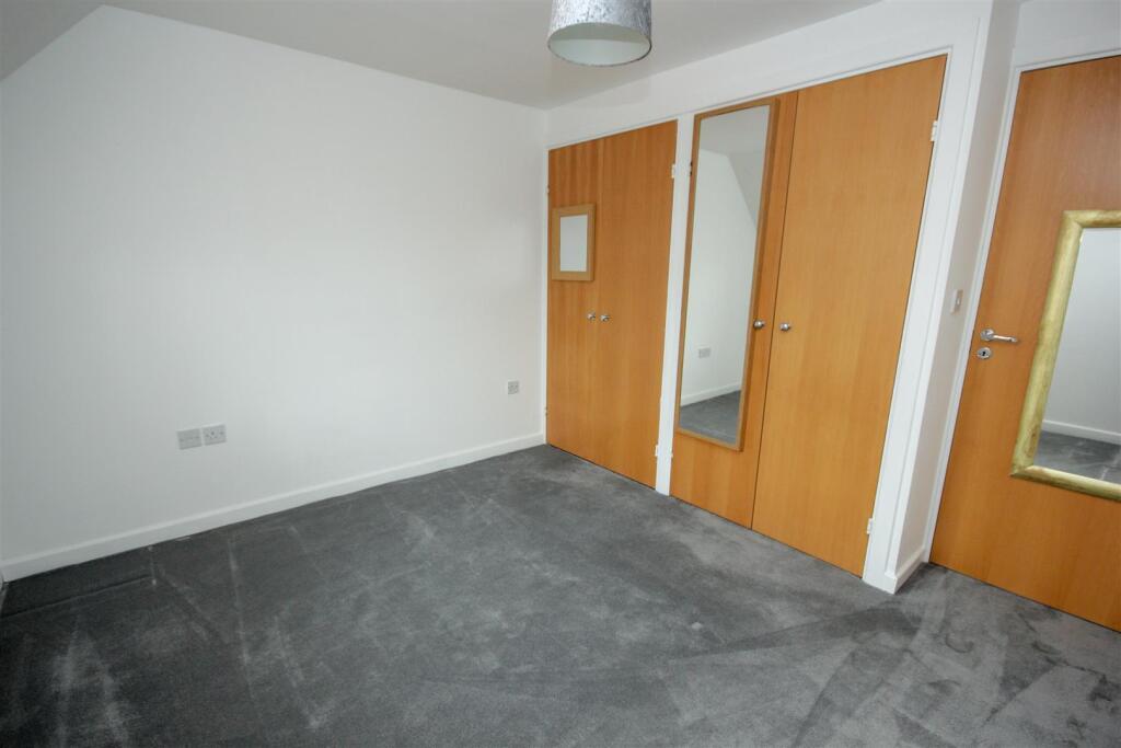 Bedroom..jpg