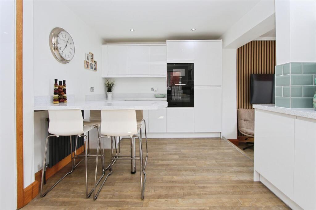 Kitchen / Breakfast Room