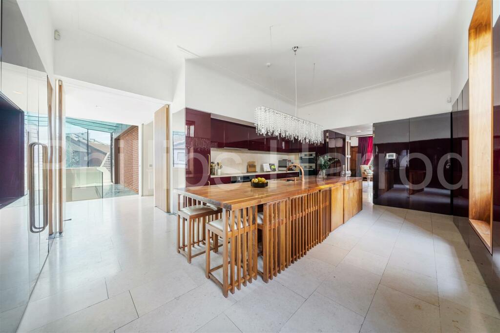 2 Daleham Gardens NW3 5DA-9-Virtual Staging.jpg